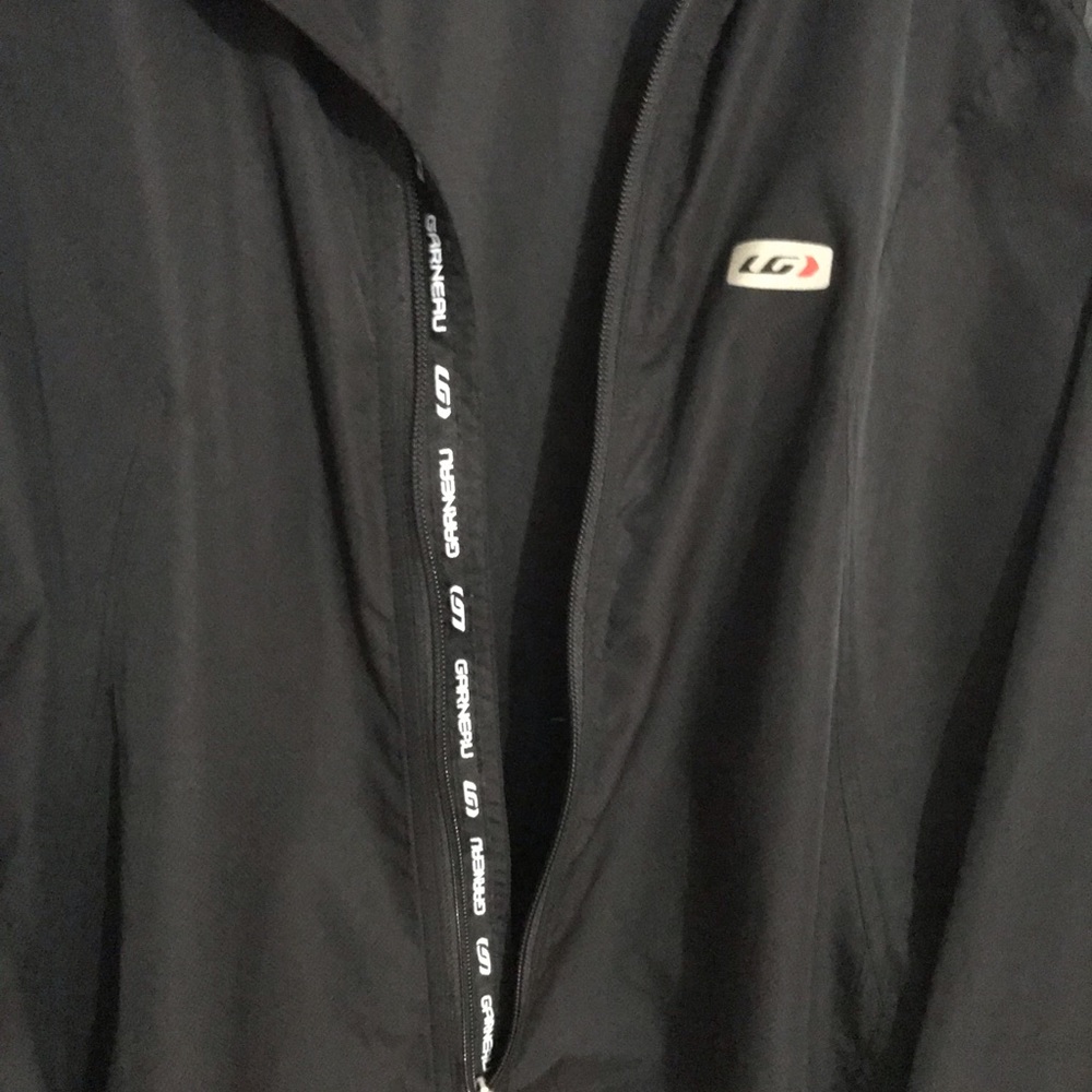 Louis Garneau, lightweight, running/cycling /walking light shell jacket. - Picture 3 of 7